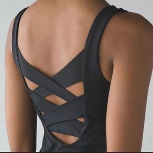 NWT Lululemon Rise and Flow Tank